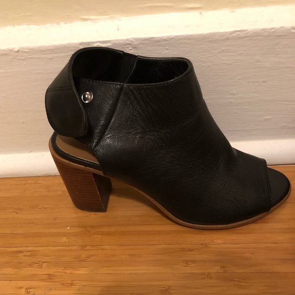 Steve Madden “Nonstp” Bootie - Picture 3 of 3